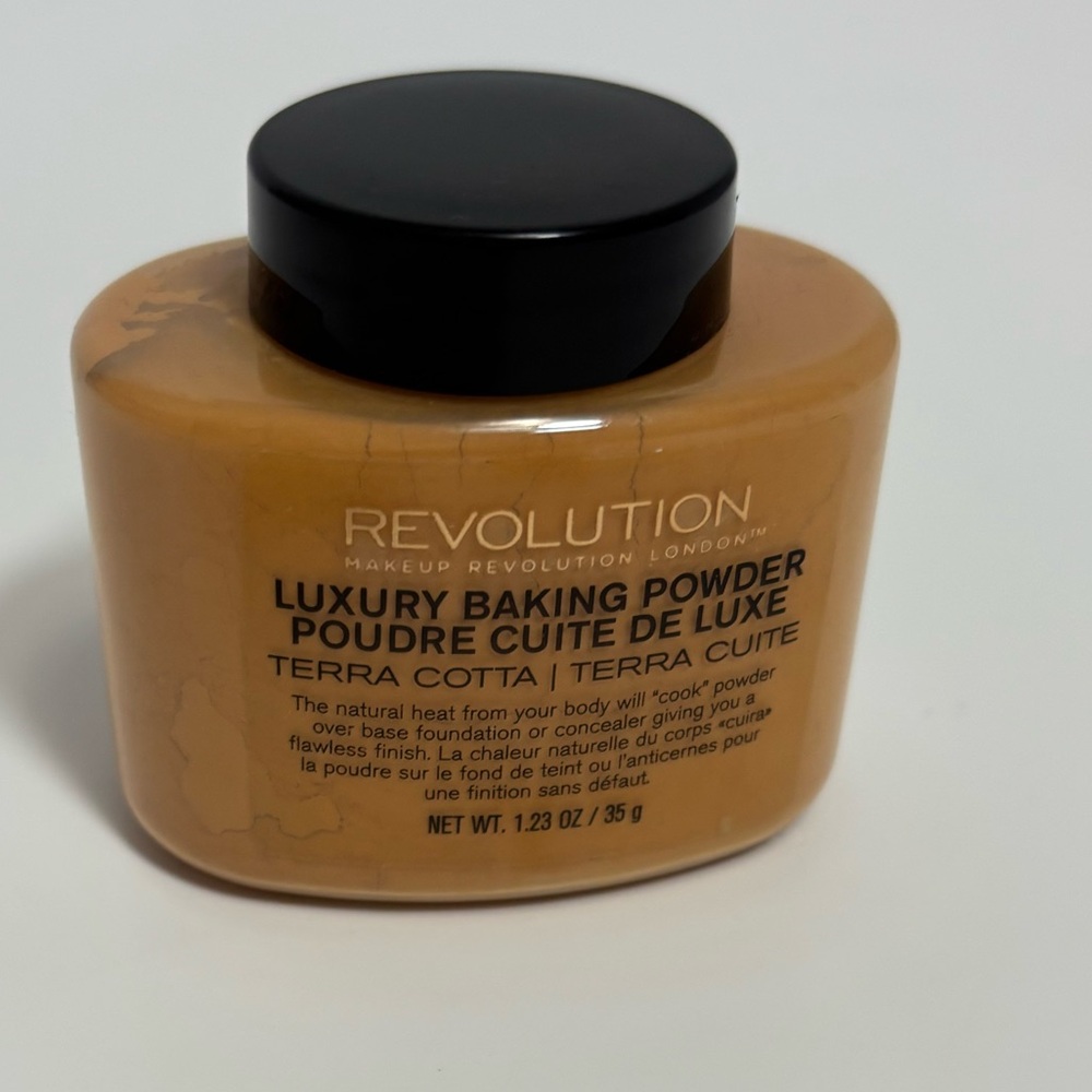 Revolution Luxury Baking Powder